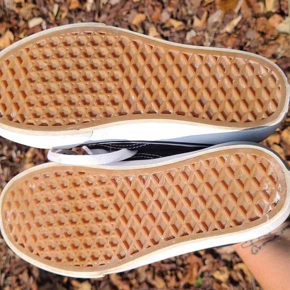 Vans classic lace up sneaker - Picture 3 of 3